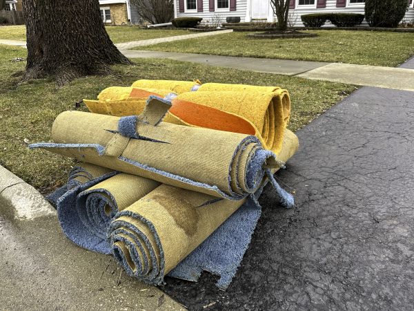 Carpet Haul Away Service in Lynnwood