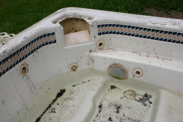 Hot Tub Removal in Lynnwood